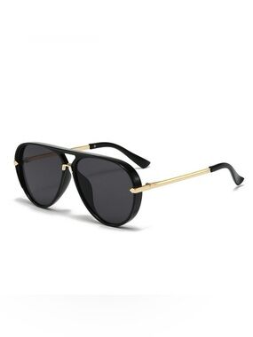 Oversized Retro Aviator Black Frame Sunglasses
- Black and Gold